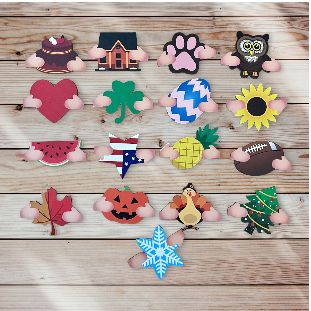 24" Gnome Welcome Wreath - Changeable Hands Gnome Wreath