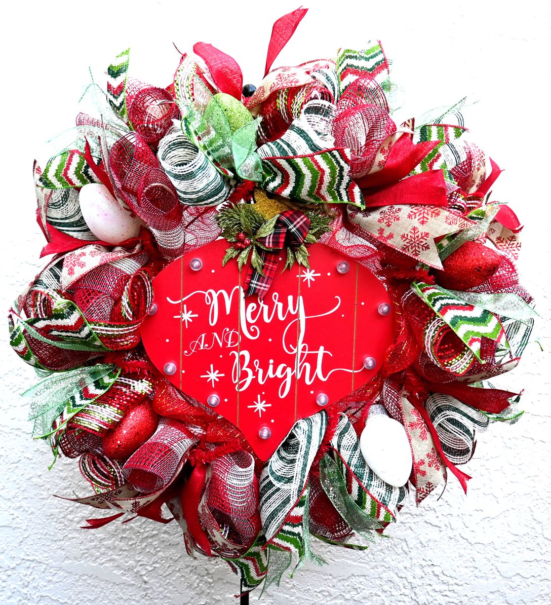 Full view of the Merry and Bright Christmas bulb wreath with the light turned off