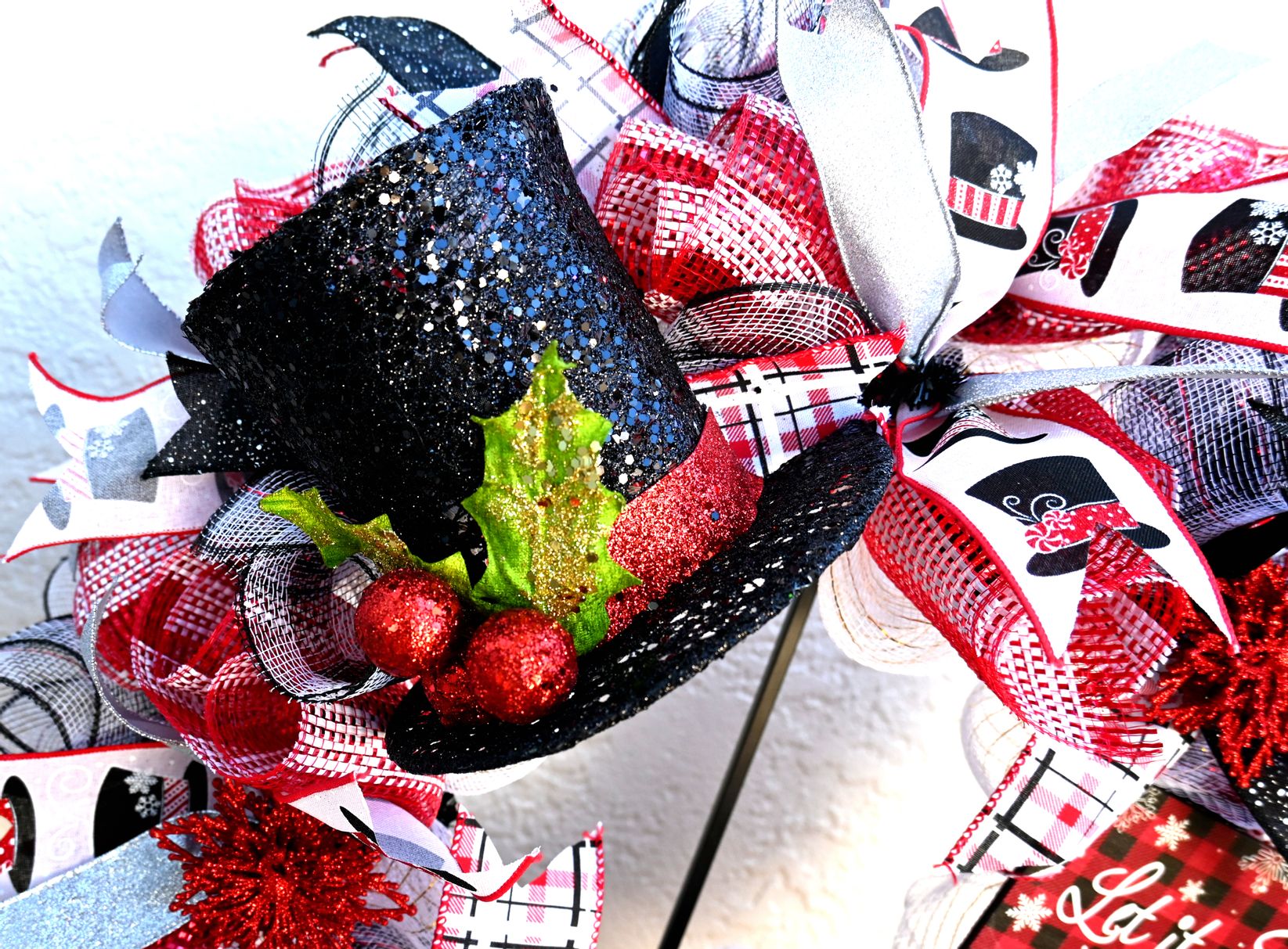 24" Snowman Hat Wreath - Let It Snow Wreath - Christmas Wreath